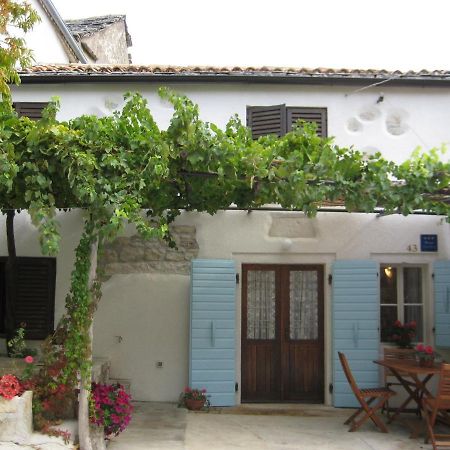 Holiday Home Trostova Kuca พาซิน ห้อง รูปภาพ