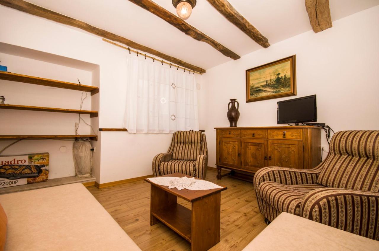 Holiday Home Trostova Kuca พาซิน ภายนอก รูปภาพ