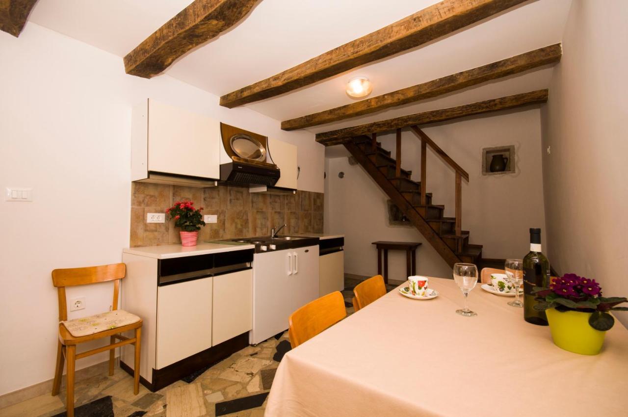 Holiday Home Trostova Kuca พาซิน ภายนอก รูปภาพ